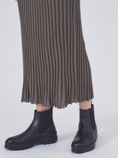 リブニットワンピース