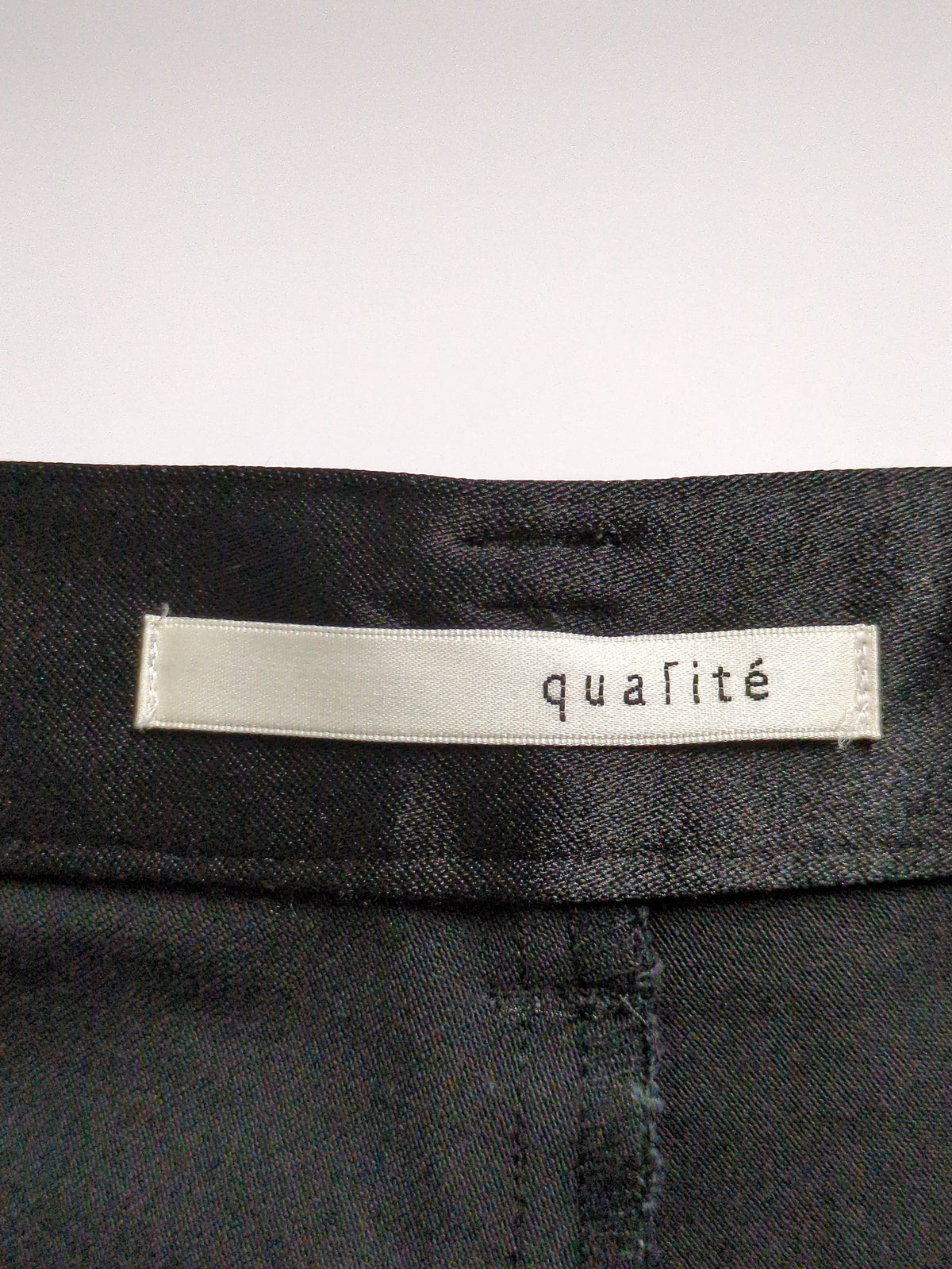 サテンストレッチスリムパンツ