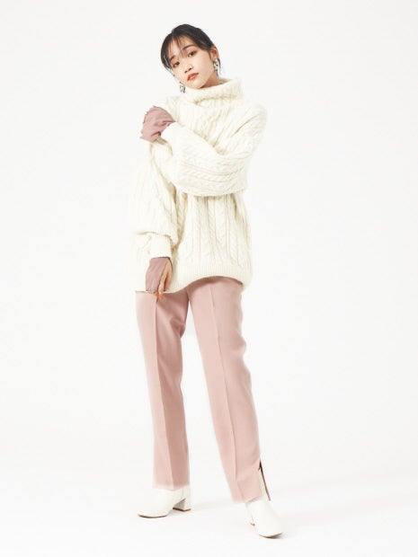 パウダリーストレッチスリットパンツ