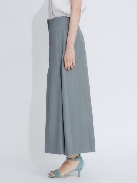 タックワイドフレアパンツ