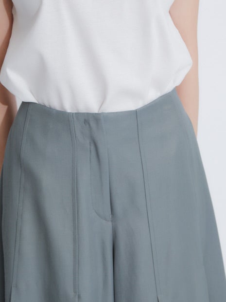 タックワイドフレアパンツ