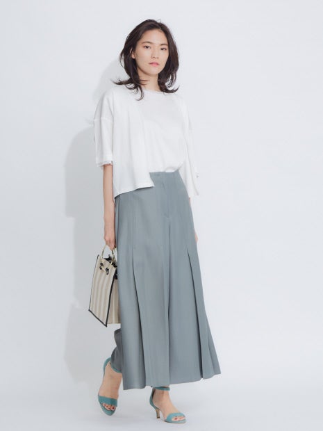 タックワイドフレアパンツ