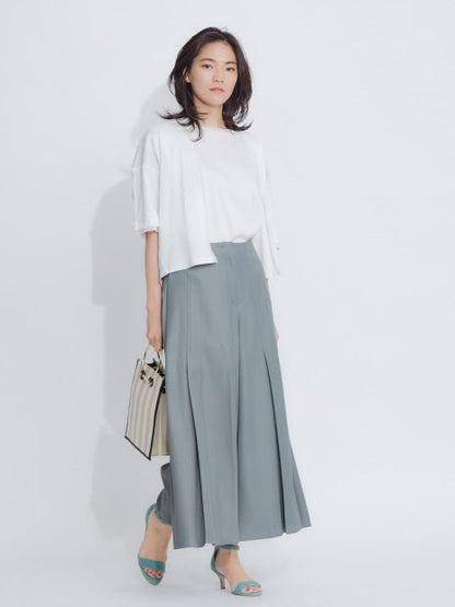 タックワイドフレアパンツ