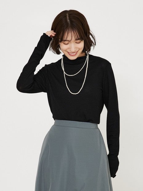 メロウハイネックプルオーバー