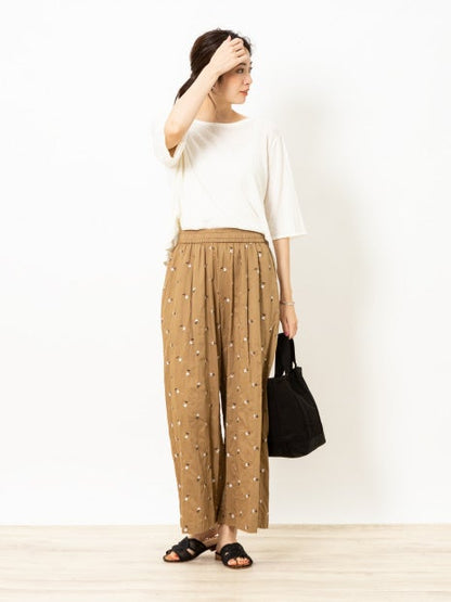 小花刺繍ワイドパンツ