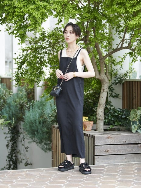 ドライタッチストレッチジャンパースカート