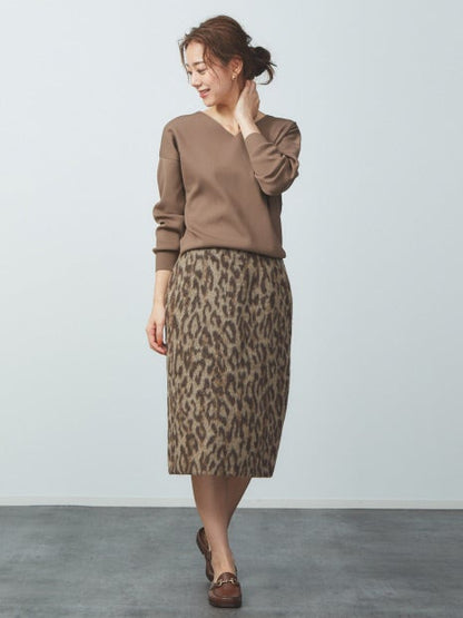 Vネックストレッチニット