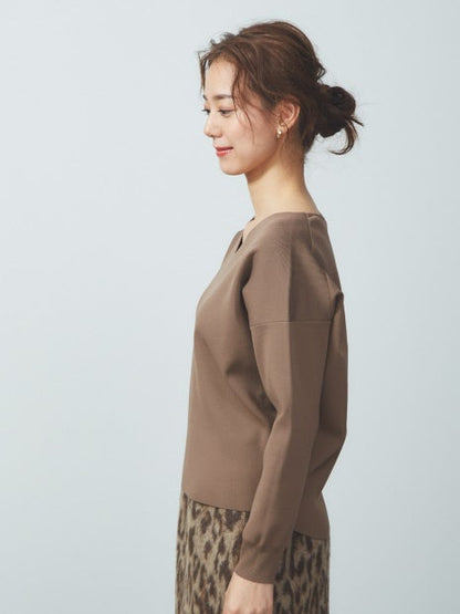 Vネックストレッチニット