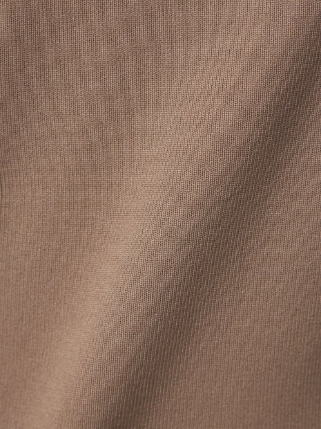 Vネックストレッチニット