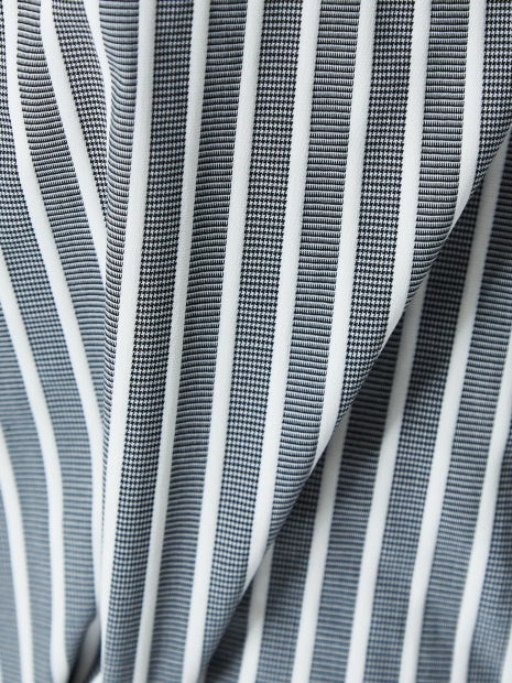 千鳥ストライプボトルネックプルオーバー