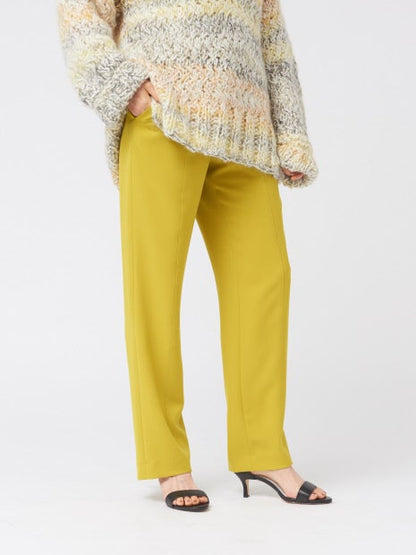 バックスリットドロストパンツ