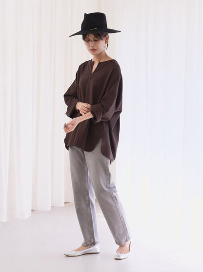 スリットネックカットソープルオーバー