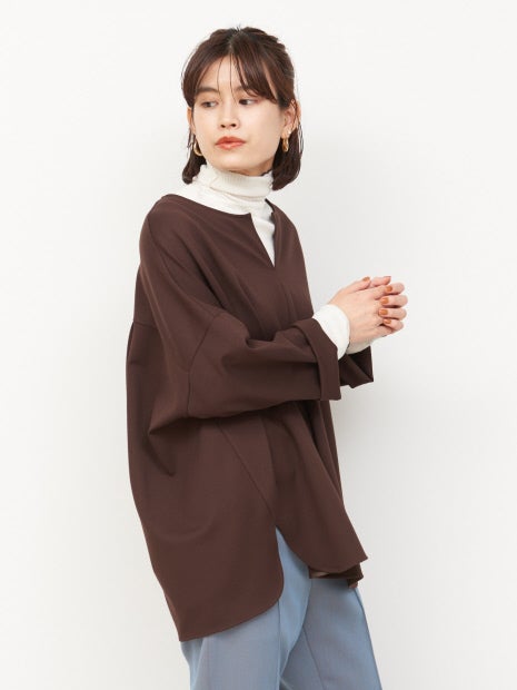 スリットネックカットソープルオーバー