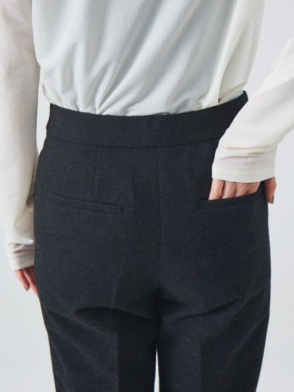 マルチストレッチシガレットパンツ