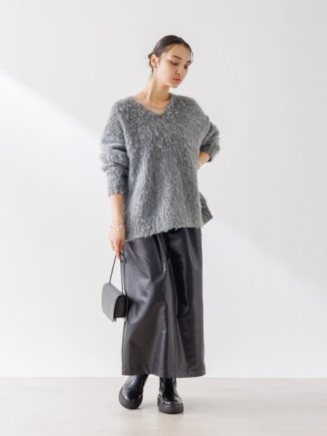 シャギーフォルムVネックニット