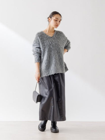 シャギーフォルムVネックニット