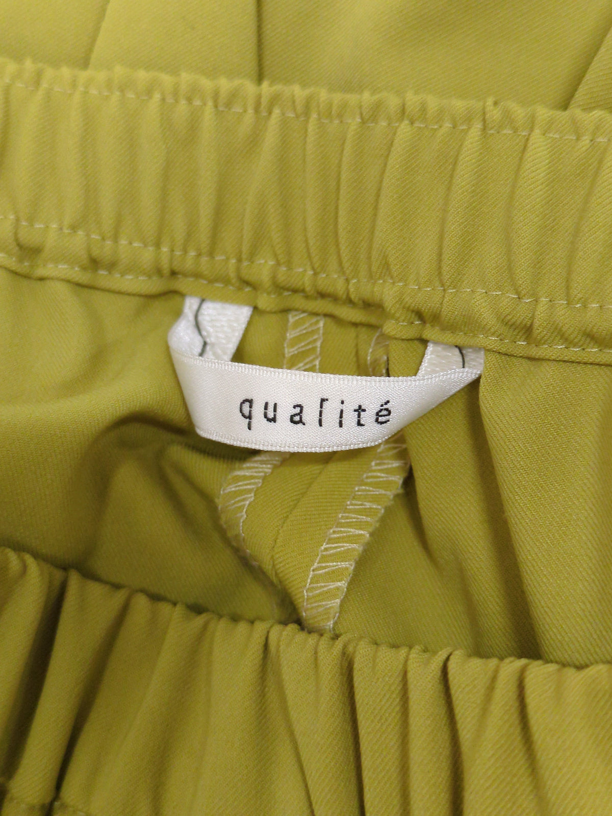 ストレッチセンタープレスフレアパンツ