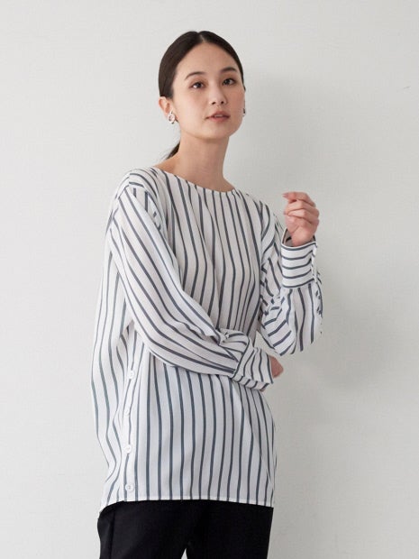 サイドボタンTブラウス