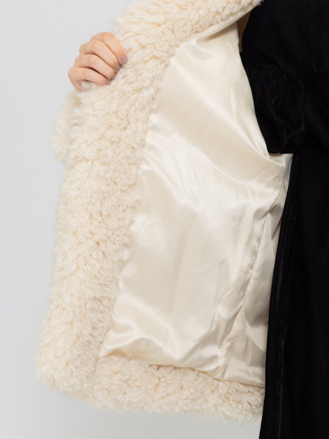 フェイクファーコート