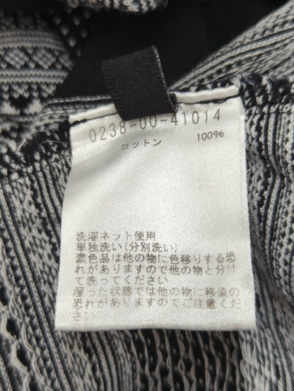 コンパクトツイストVネック半袖ニット