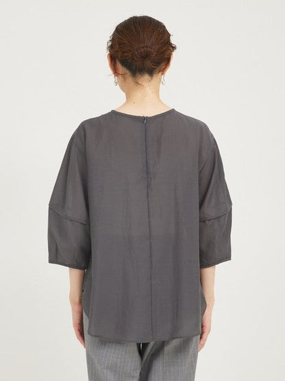 ボリュームスリーブシアーブラウス