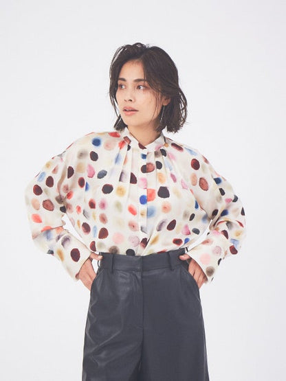 ウォータードットブラウス