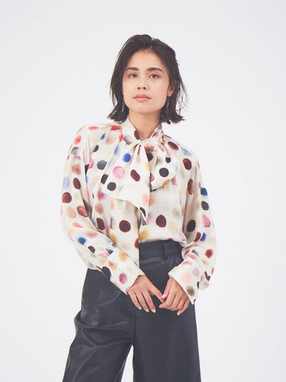 ウォータードットブラウス