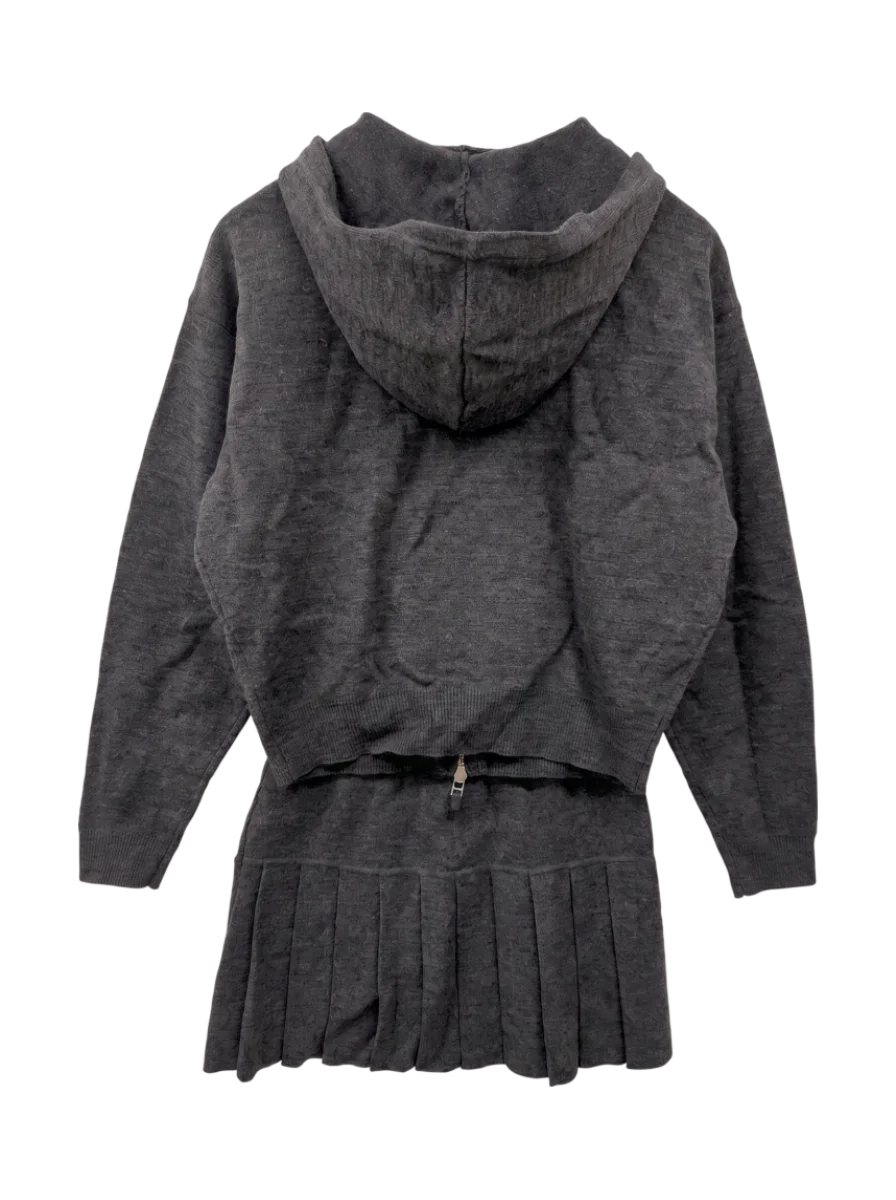 ZIP UP PARKA & PLEATED MINI SK