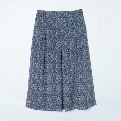 リバティ ヴァイン・シーフ タックフレアスカート