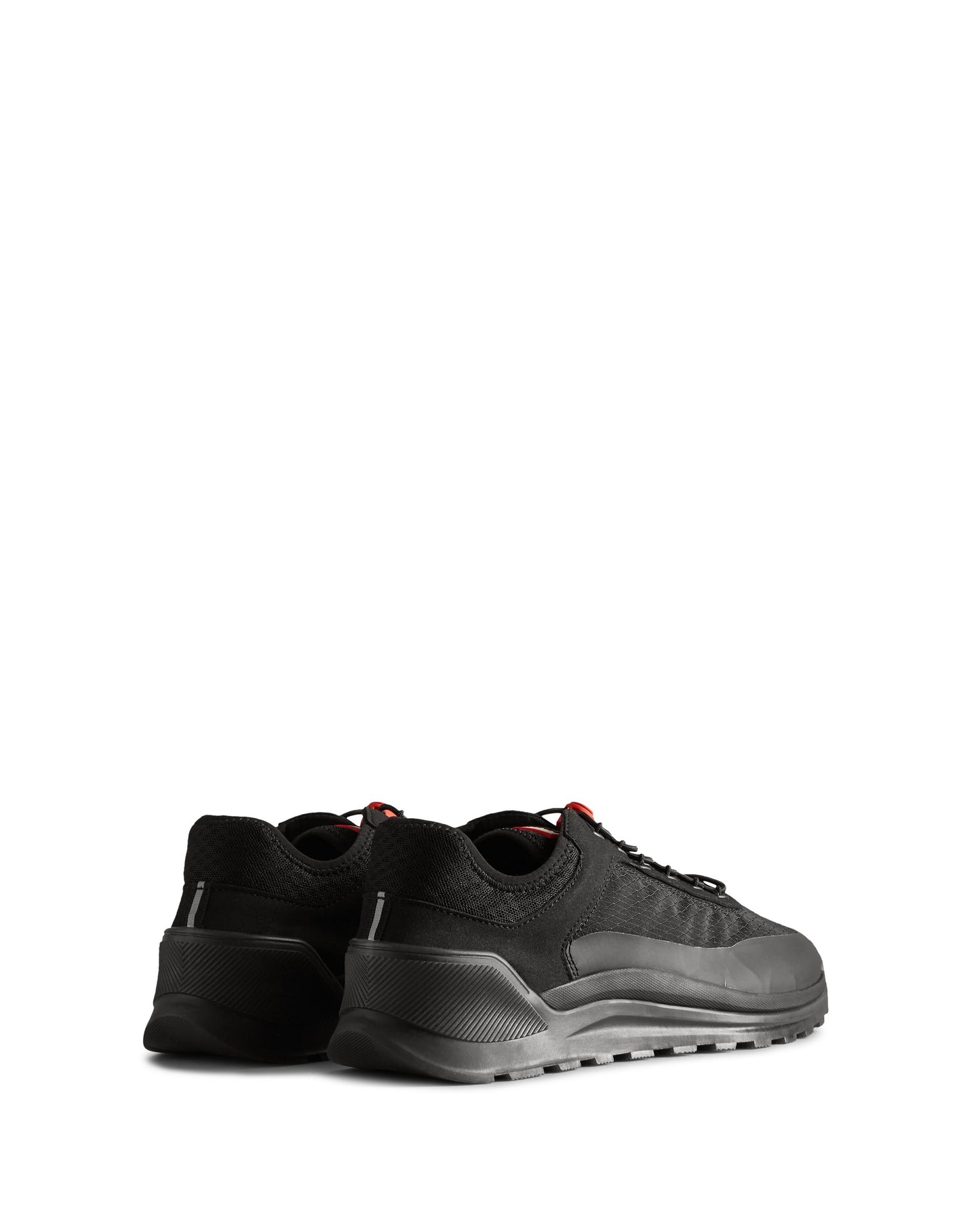 MENS TRAVEL TRAINER