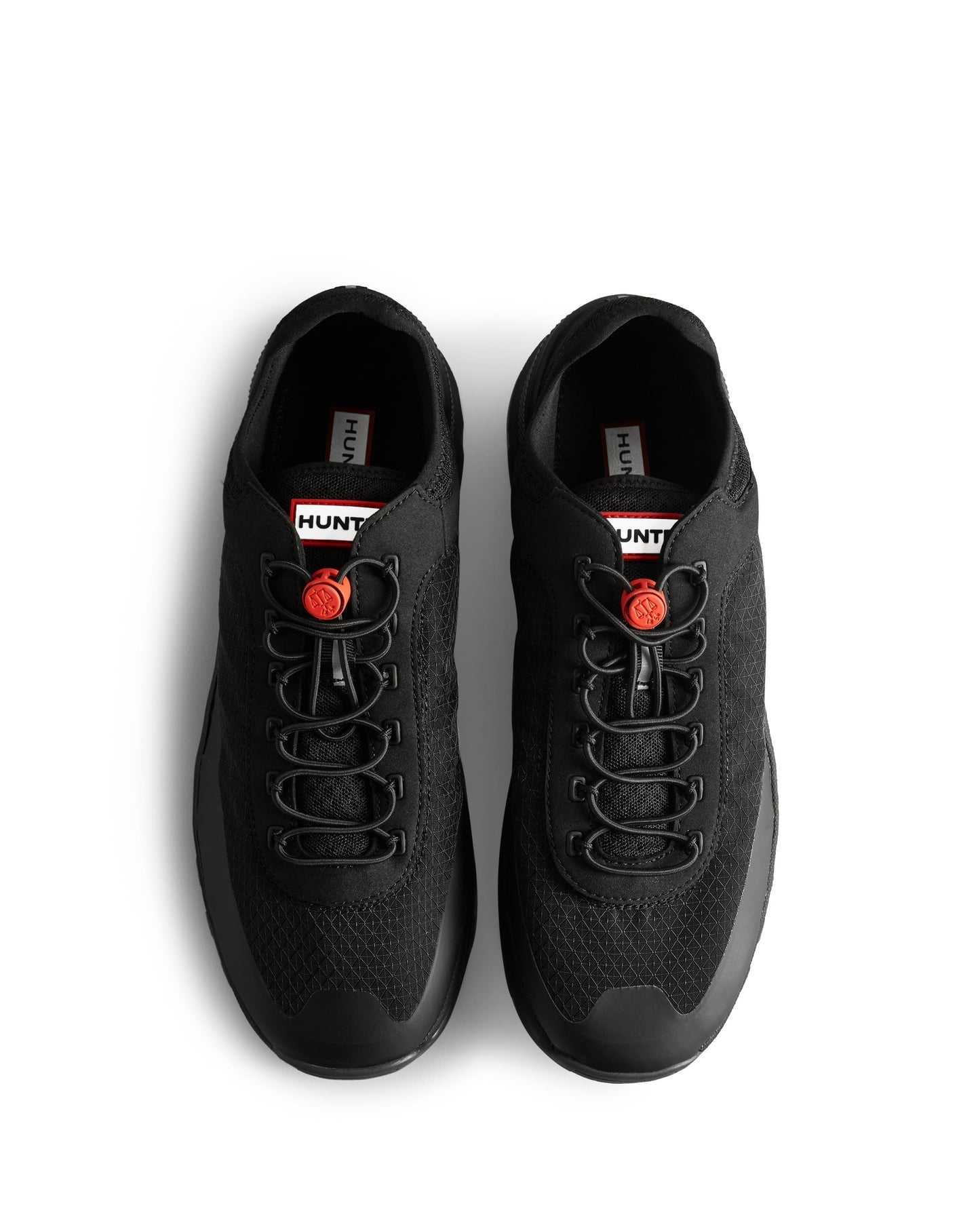 MENS TRAVEL TRAINER