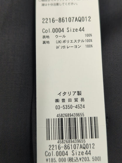 スーツ