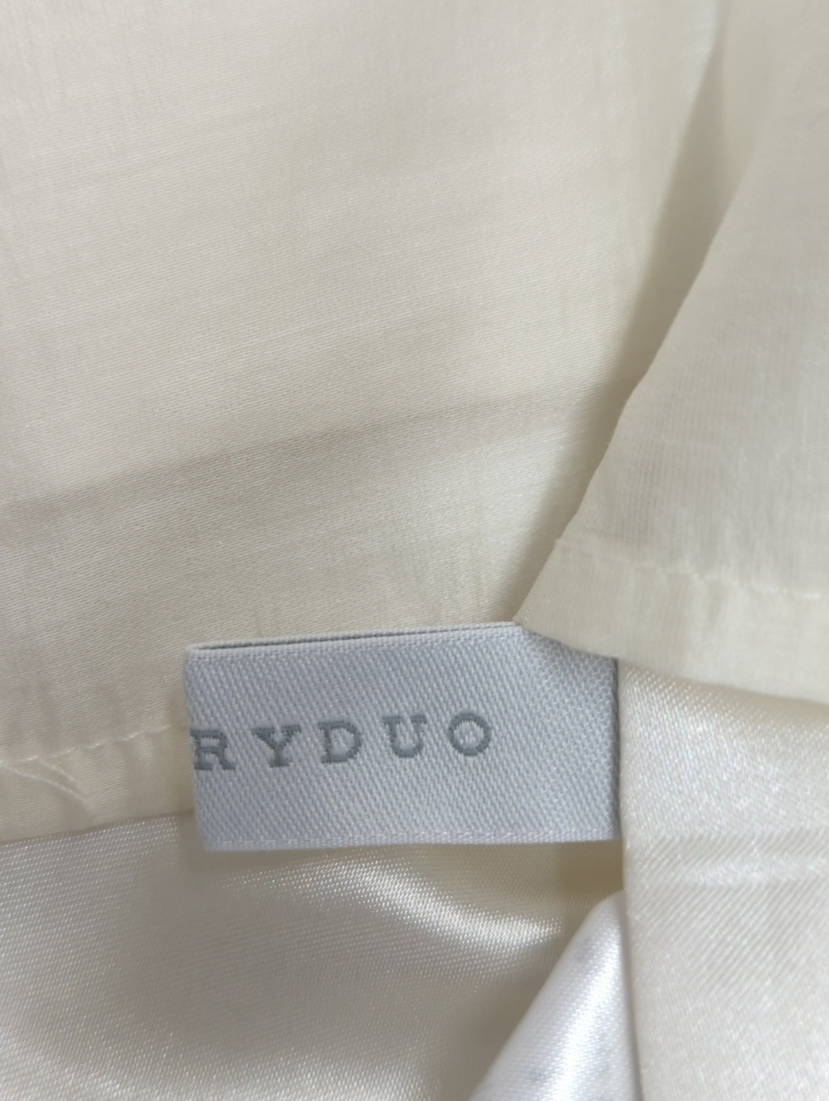 2WAYシアーラッフルコンパクトブラウス