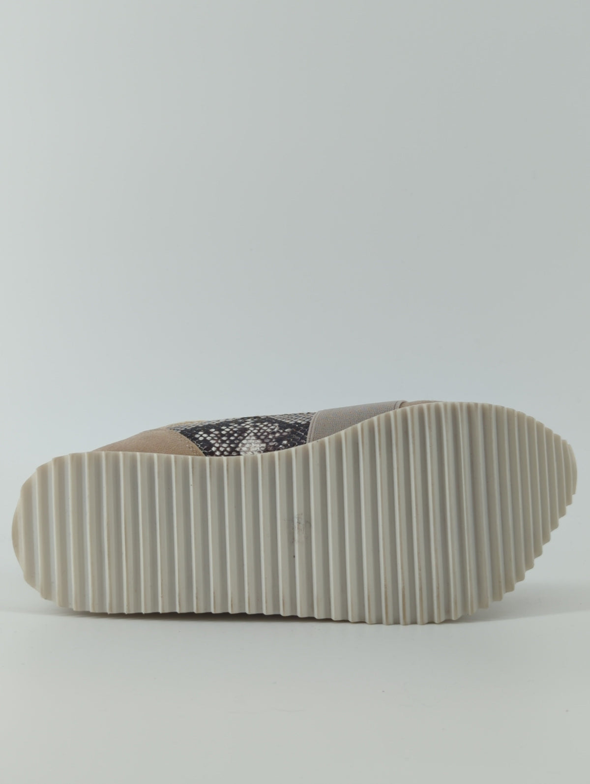 LACE UP PLATFORM SOLE SNEAKERS