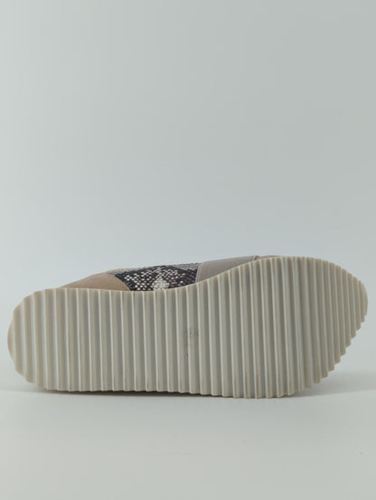 LACE UP PLATFORM SOLE SNEAKERS