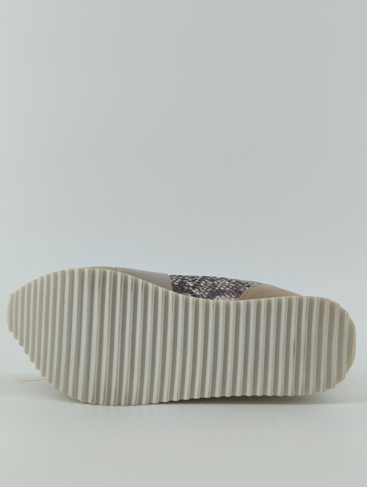 LACE UP PLATFORM SOLE SNEAKERS