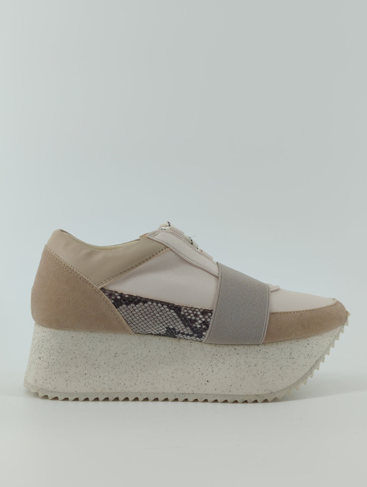 LACE UP PLATFORM SOLE SNEAKERS