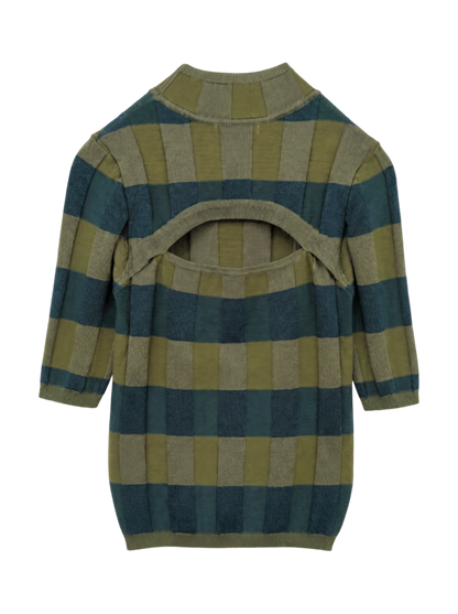 バックオープンニット
