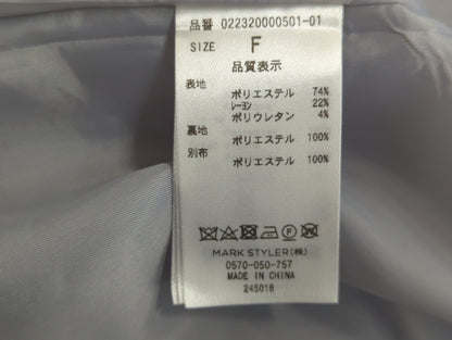 バックプリーツトレンチコート