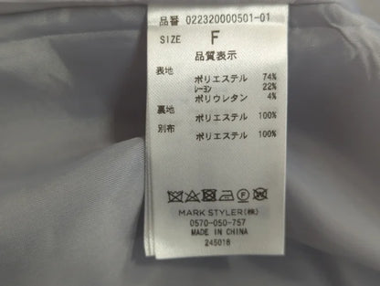 バックプリーツトレンチコート