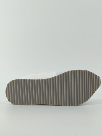 LACE UP PLATFORM SOLE SNEAKERS