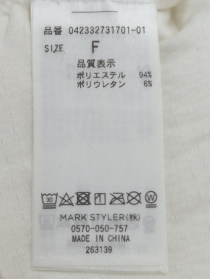 バックタイスカーフTシャツ