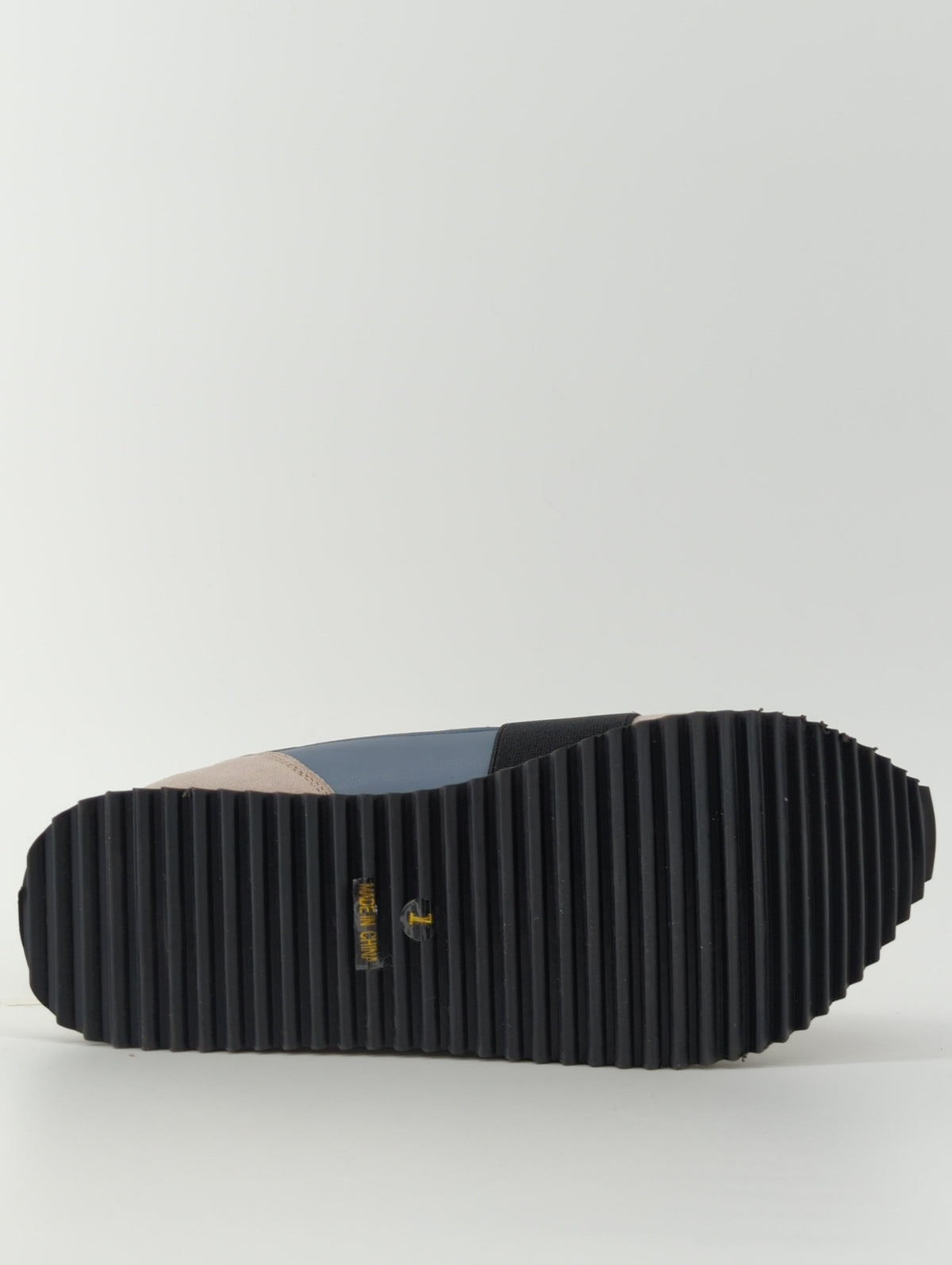 LACE UP PLATFORM SOLE SNEAKERS