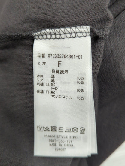 STEMY EXPOSE VネックTシャツ