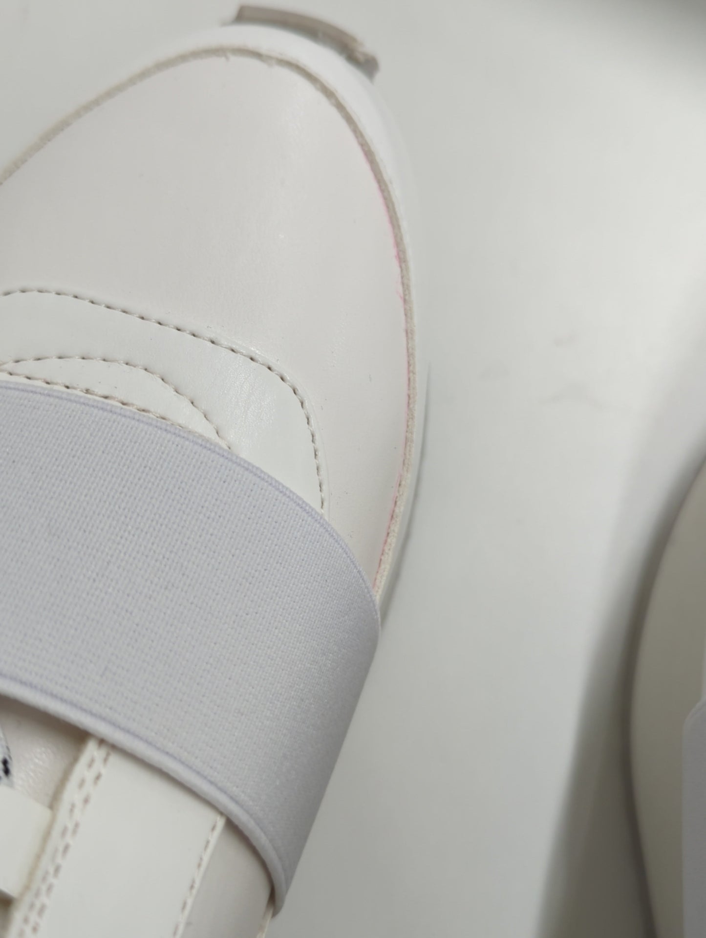 LACE UP PLATFORM SOLE SNEAKERS