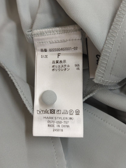 タックフレアブラウス