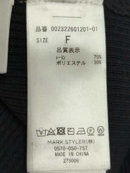 2WAYカットアウトデザインコンパクトニット