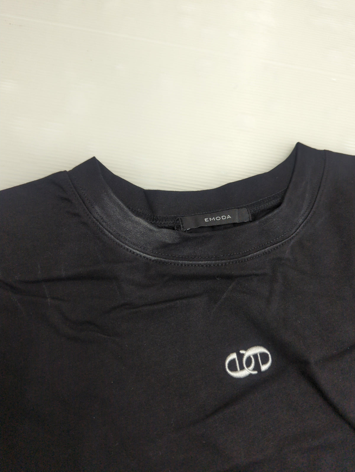 ロゴミニマルTシャツ