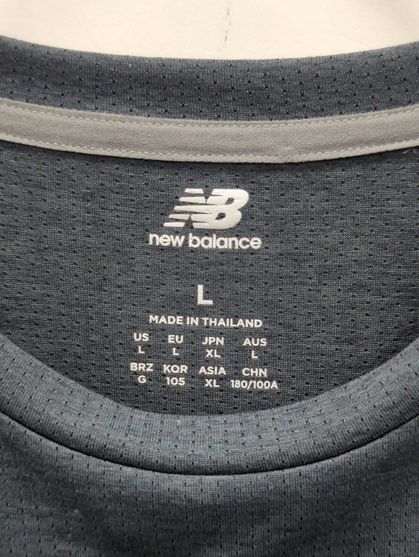 Athletics グラフィック ショートスリーブTシャツ
