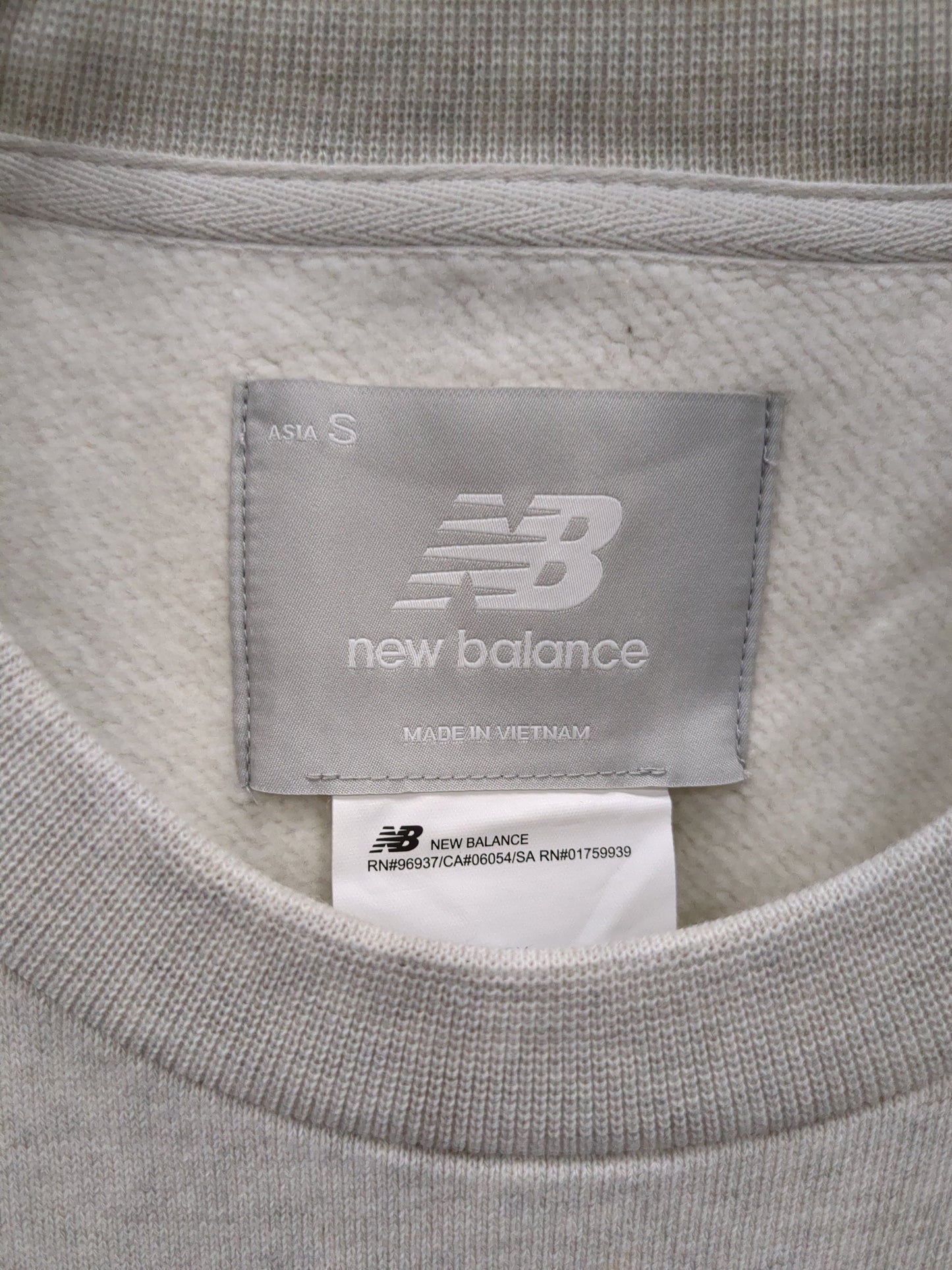 NB Grey クルースウェットシャツ